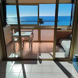 Appartement Grand Bord De Mer- Accès Direct Aux Plages, Saint-Laurent-du-Var